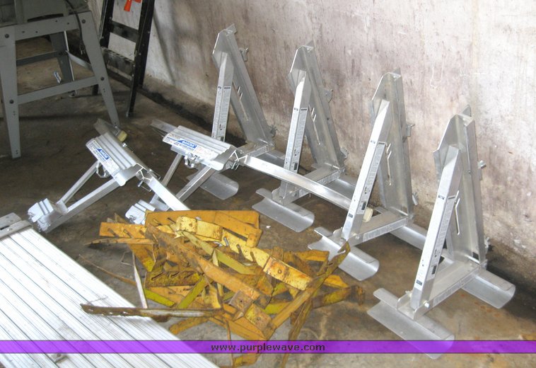 image for item 8972 Assorted tools