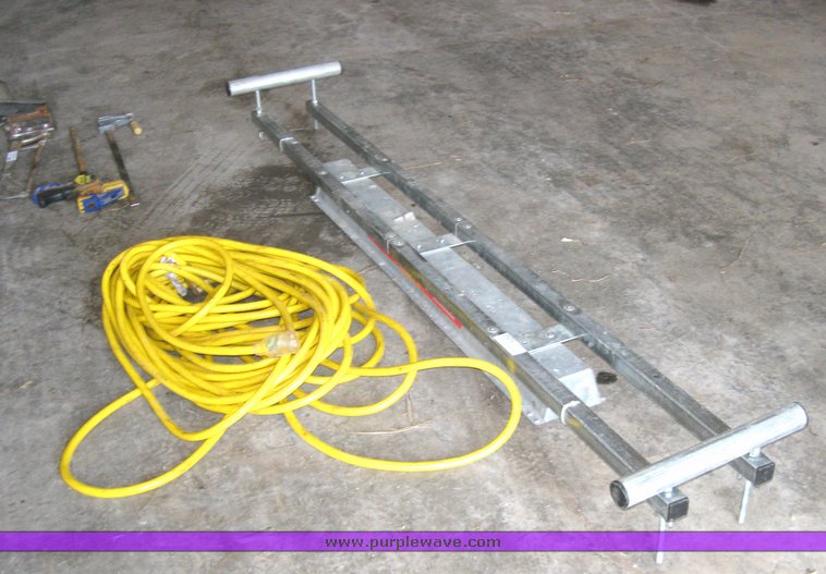 image for item 8973 Aluminium work tray and power cords