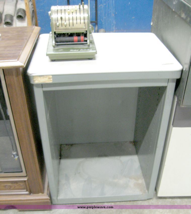 image for item 9284 RCA 27" cabinet television