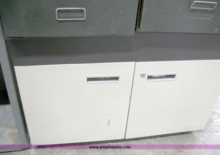 image for item 9284 RCA 27" cabinet television