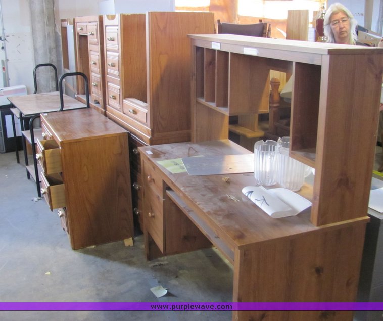 image for item 9394 (9) desks