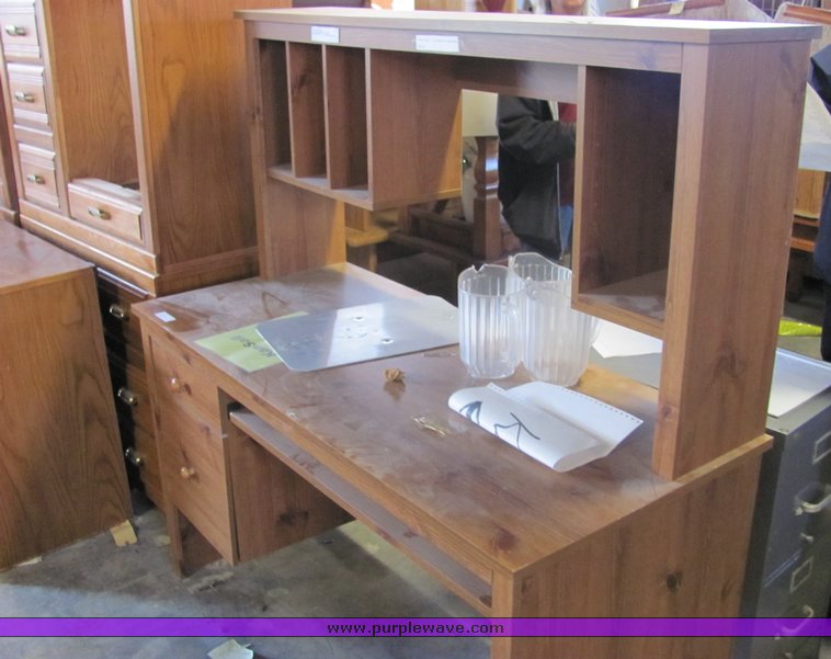 image for item 9394 (9) desks