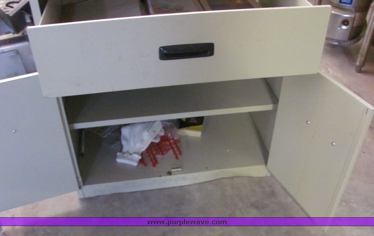 image for item 9394 (9) desks