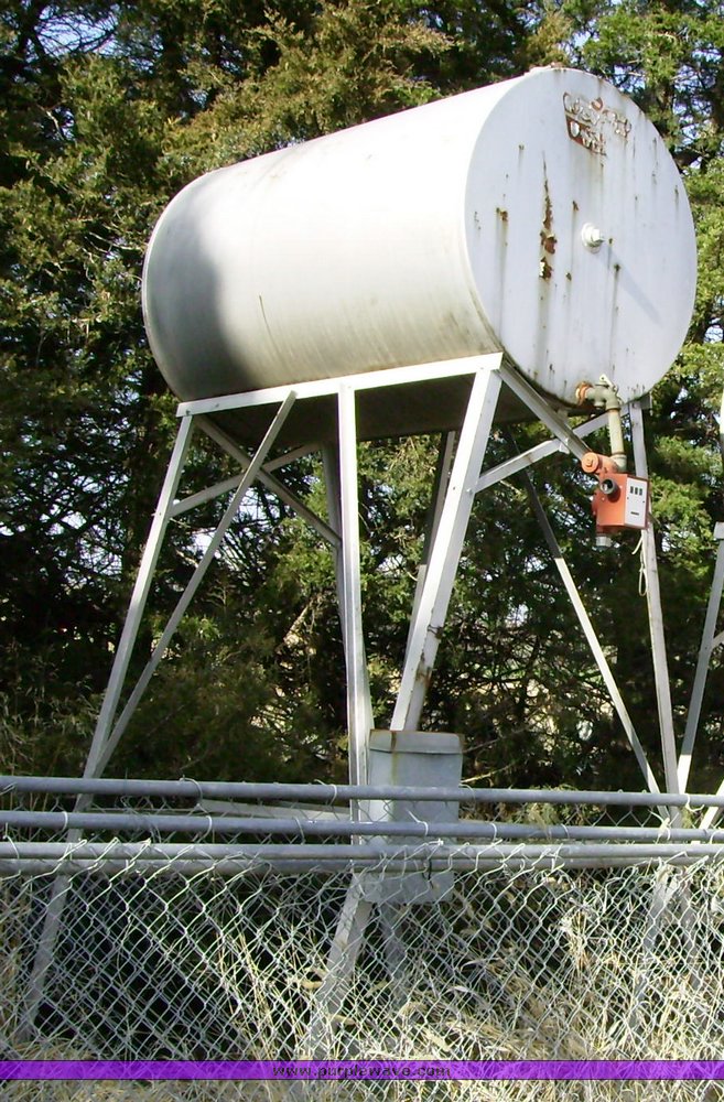 image for item 9483 300 gallon fuel tank on stand