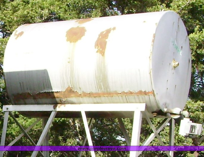 image for item 9484 300 gallon fuel tank on stand
