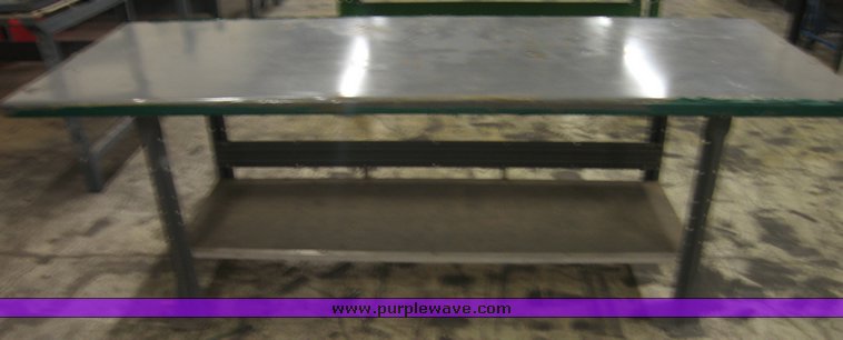 image for item 3036 Work benches