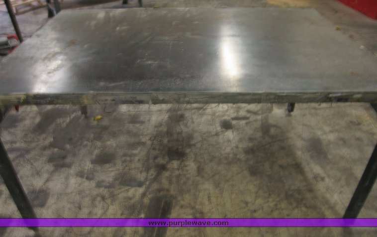 image for item 3036 Work benches