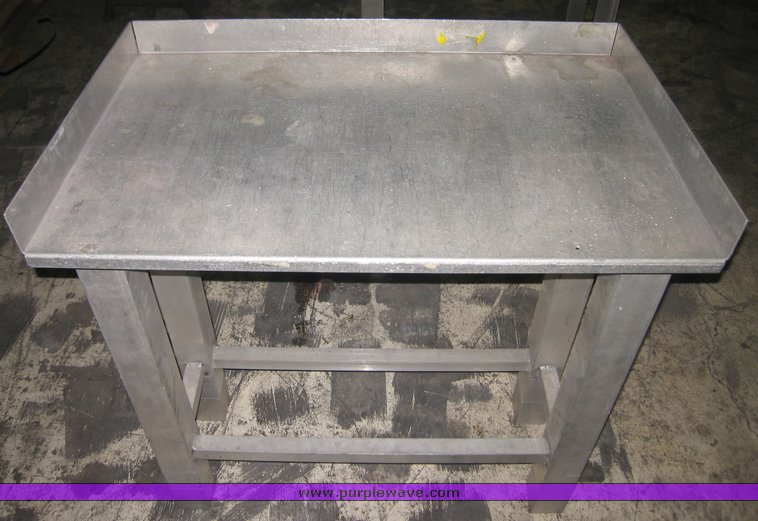 image for item 3037 Work benches