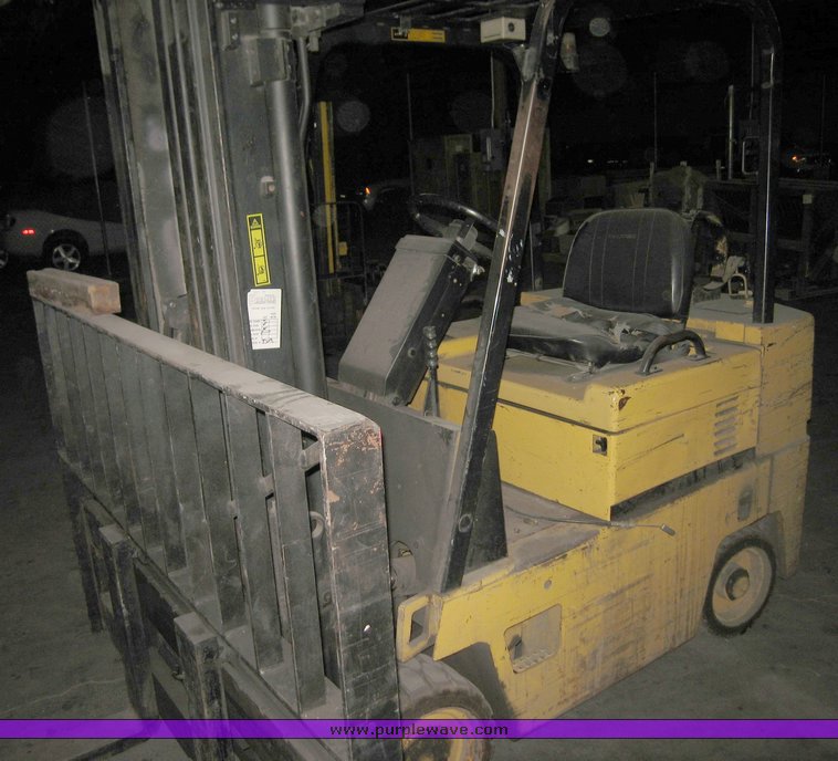 image for item 3040 Caterpillar TC60D forklift