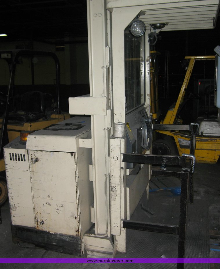 image for item 3043 Crown lift