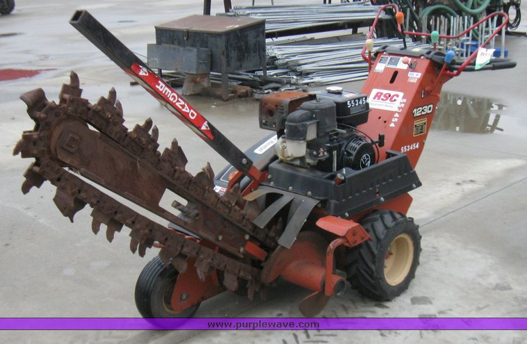 image for item 3034 2005 Ditch Witch 1230 trencher