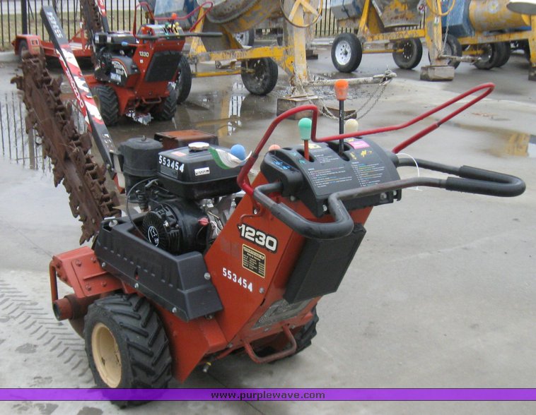 image for item 3034 2005 Ditch Witch 1230 trencher