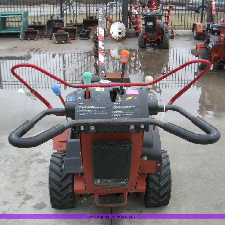 image for item 3034 2005 Ditch Witch 1230 trencher