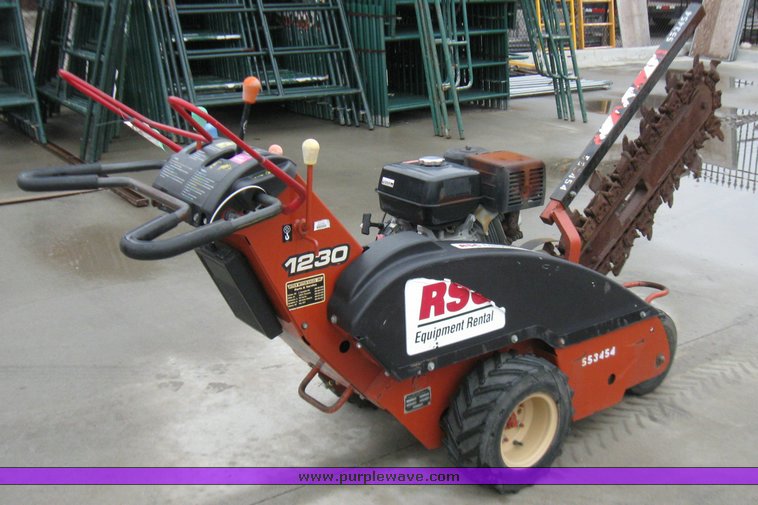 image for item 3034 2005 Ditch Witch 1230 trencher