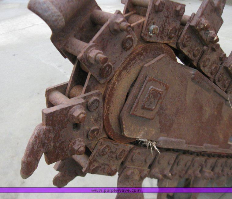 image for item 3034 2005 Ditch Witch 1230 trencher