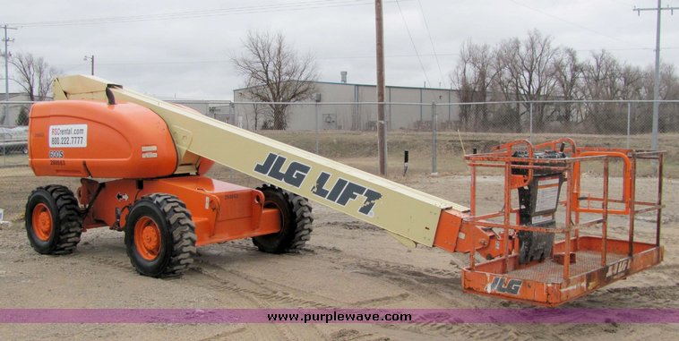 image for item 3284 1999 JLG 600S boom lift