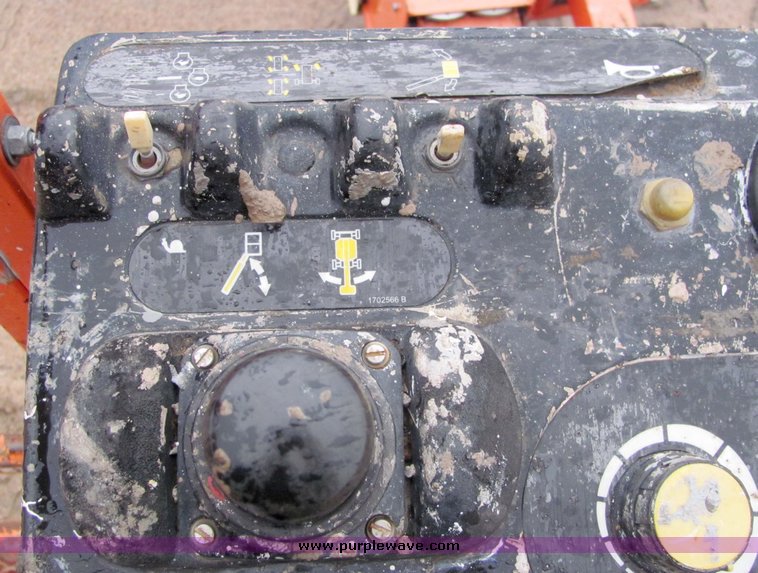 image for item 3284 1999 JLG 600S boom lift