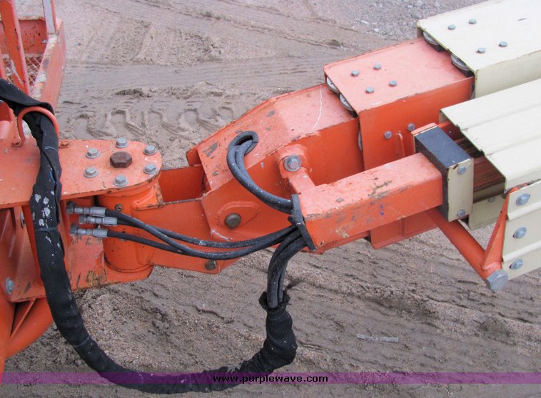image for item 3284 1999 JLG 600S boom lift