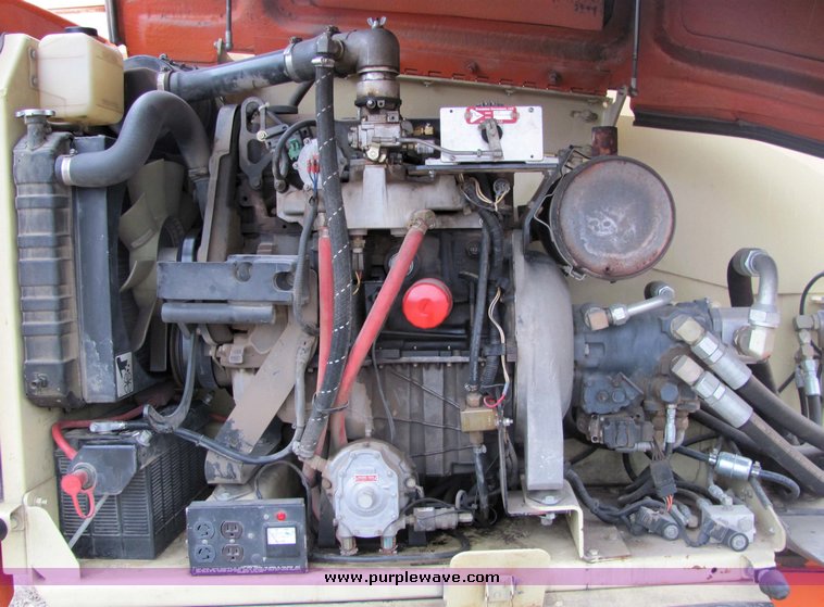 image for item 3284 1999 JLG 600S boom lift