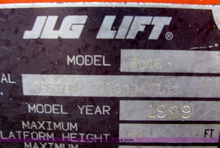 image for item 3284 1999 JLG 600S boom lift