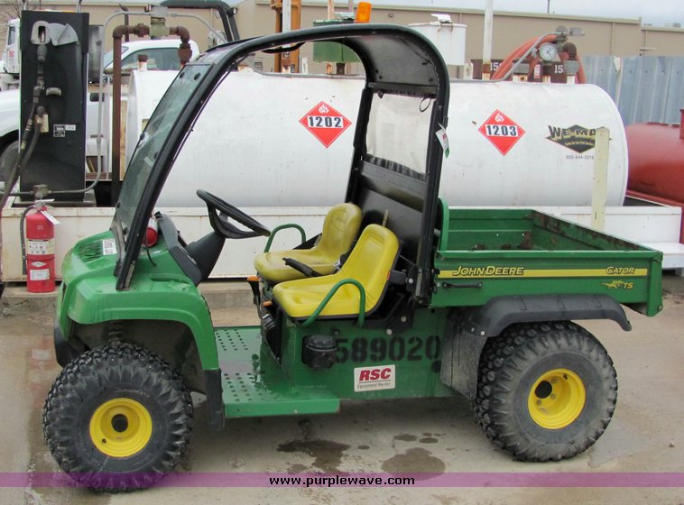 image for item 3285 John Deere Gator TS utility vehicle