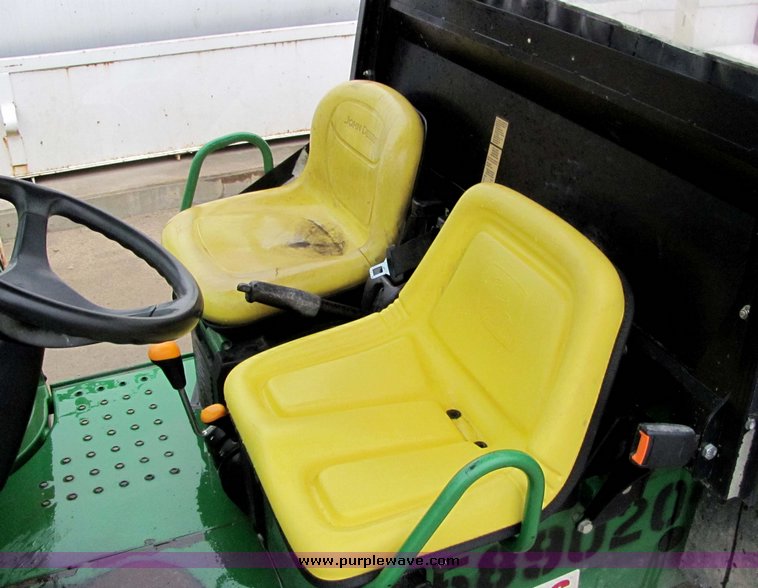 image for item 3285 John Deere Gator TS utility vehicle