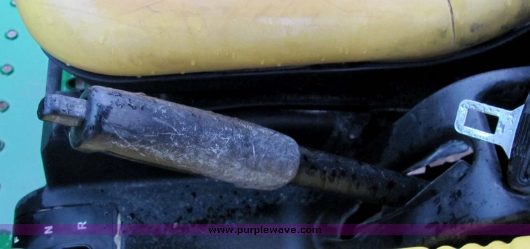 image for item 3285 John Deere Gator TS utility vehicle