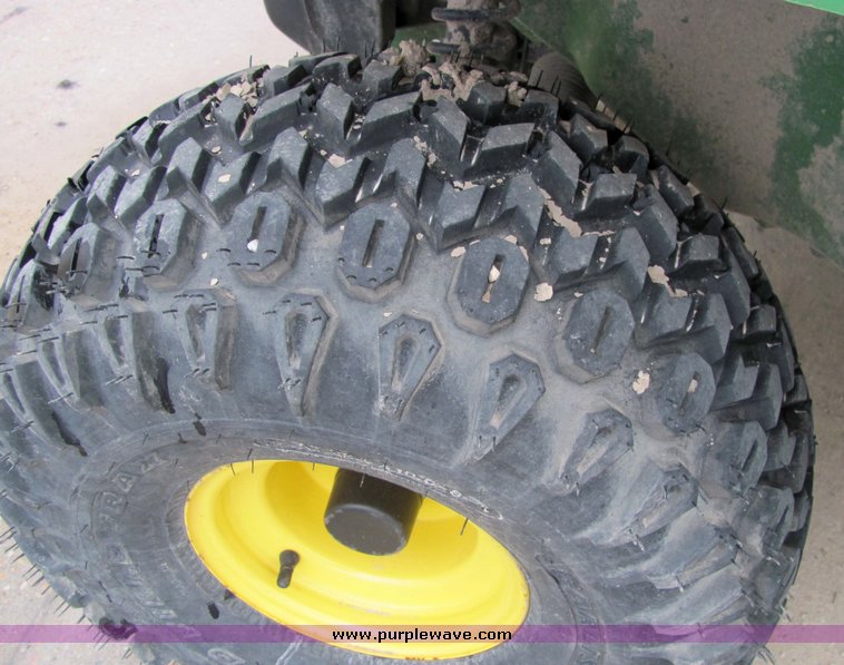 image for item 3285 John Deere Gator TS utility vehicle