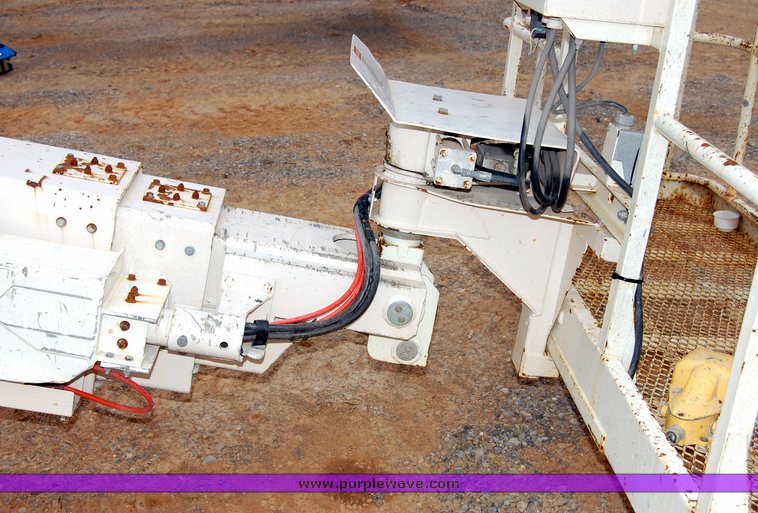 image for item 6038 1998 Snorkel TBA80DZ boom lift