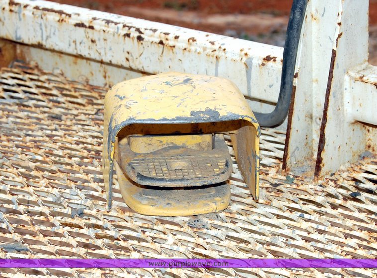 image for item 6038 1998 Snorkel TBA80DZ boom lift