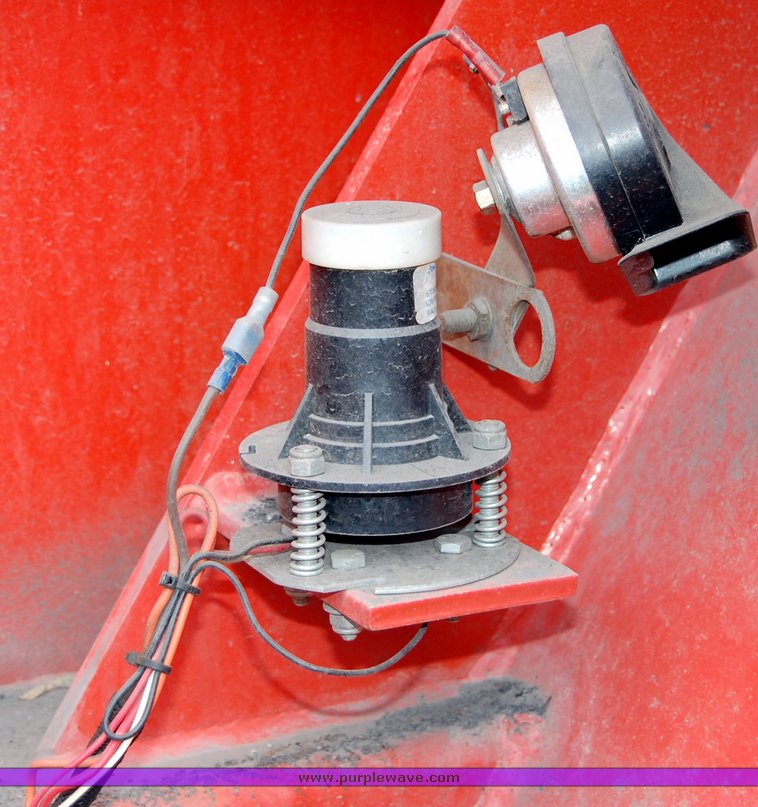 image for item 6038 1998 Snorkel TBA80DZ boom lift