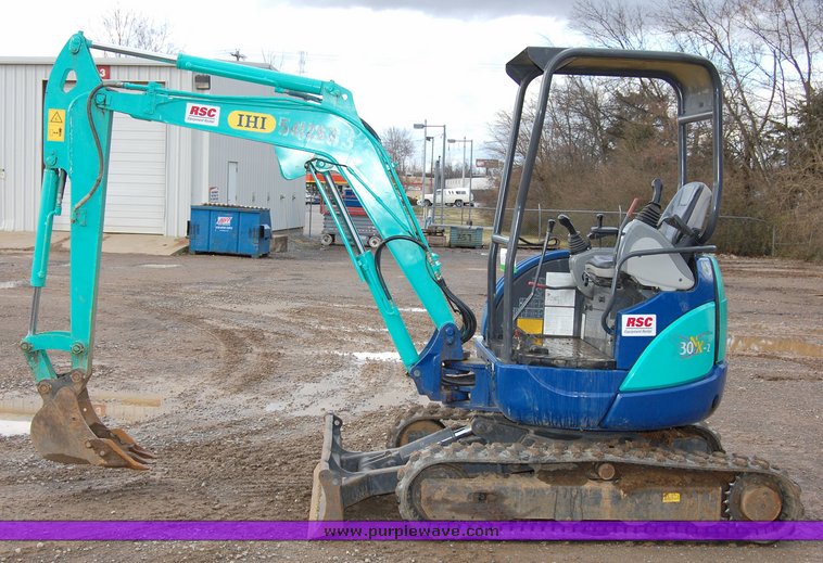 image for item 6039 2005 IHI 30NX-2 compact excavator