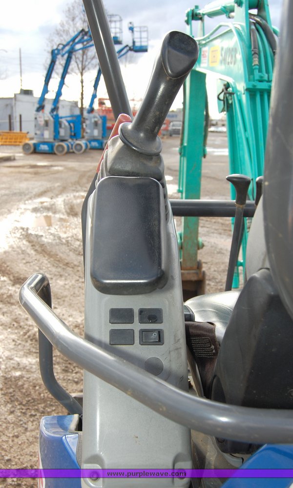 image for item 6039 2005 IHI 30NX-2 compact excavator