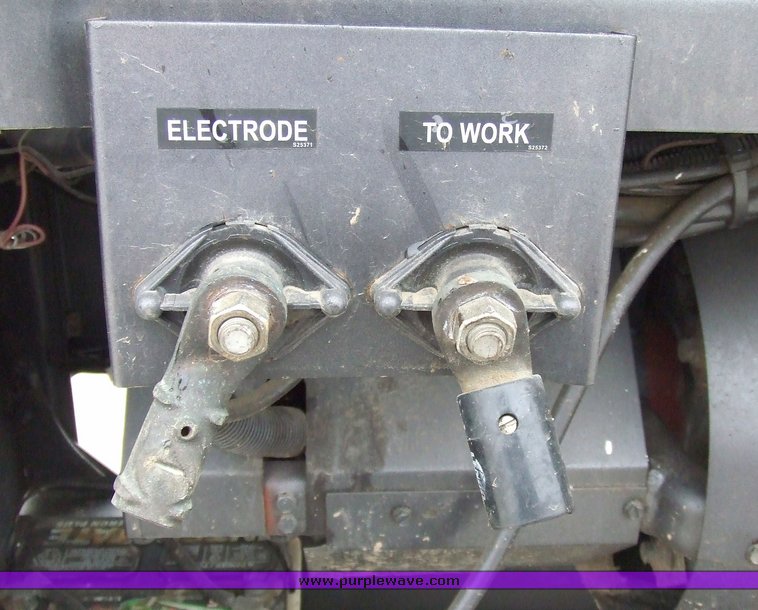 image for item 6562 2005 Lincoln SAE-400 arc welder