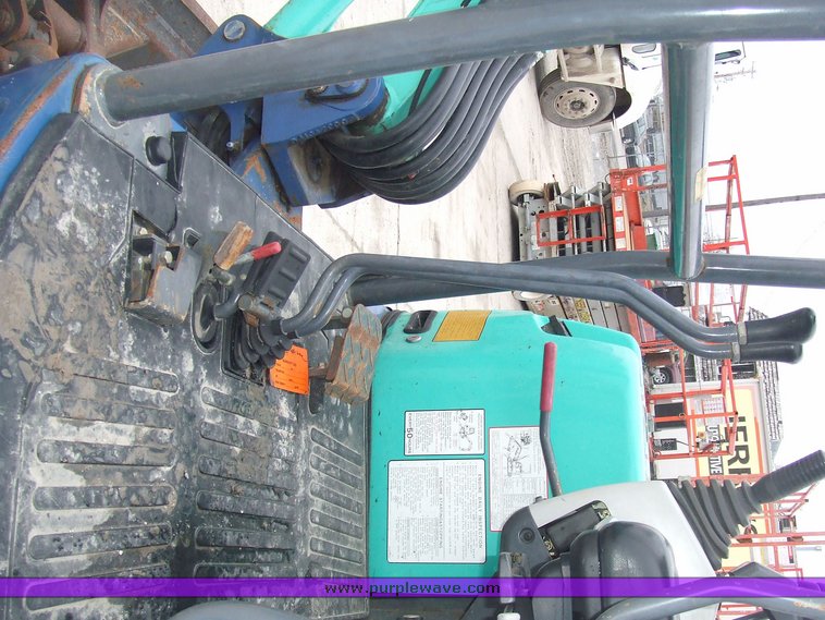 image for item 6565 2004 IHI 25N compact excavator