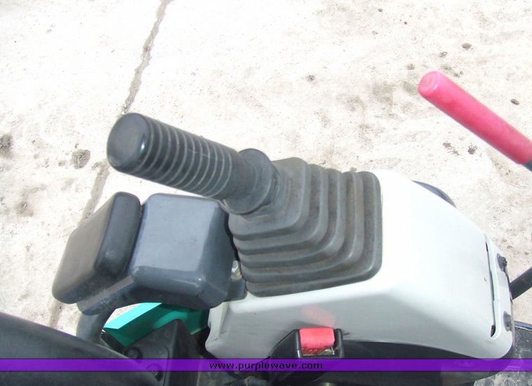 image for item 6565 2004 IHI 25N compact excavator