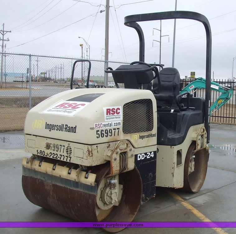 image for item 6566 2005 Ingersoll Rand DD24 asphalt roller/compactor