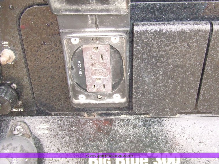 image for item 6568 2004 Miller Big Blue 300P welder