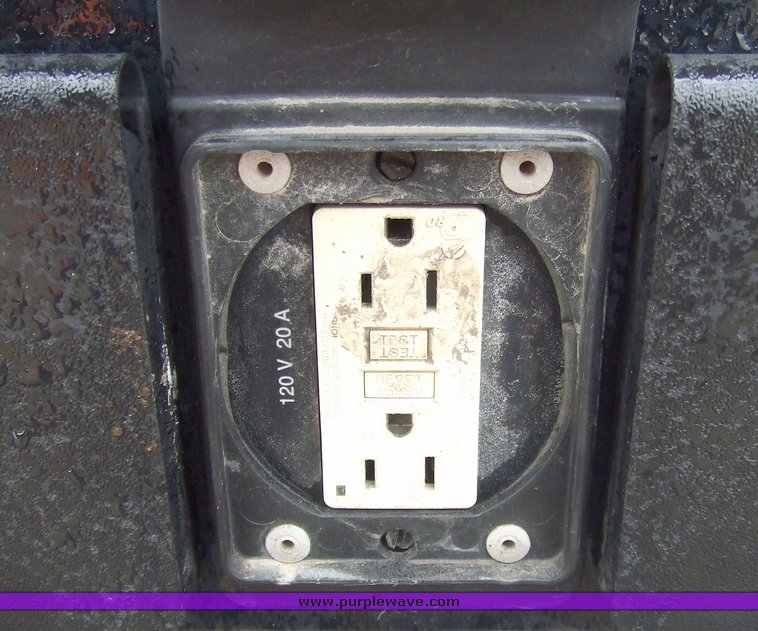 image for item 6568 2004 Miller Big Blue 300P welder