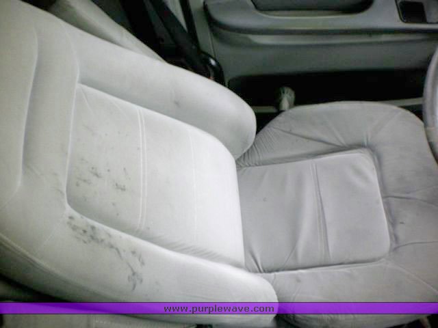 image for item 1002 2004 Freightliner Columbia semi tractor