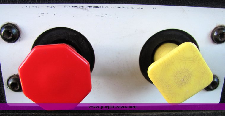 image for item 3122 1991 Kenworth T800 sleeper semi truck