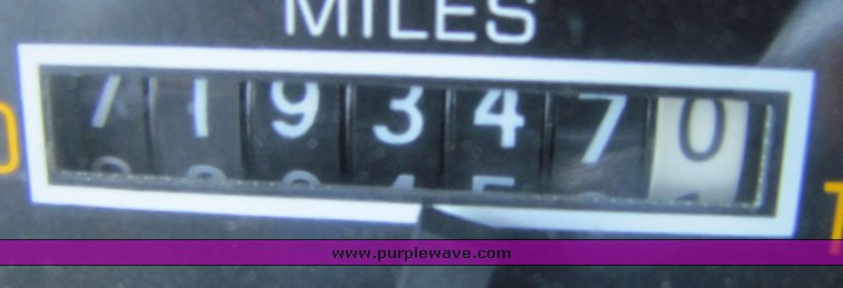 image for item 3122 1991 Kenworth T800 sleeper semi truck