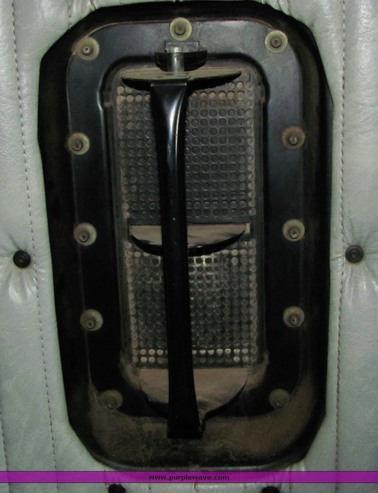 image for item 3122 1991 Kenworth T800 sleeper semi truck