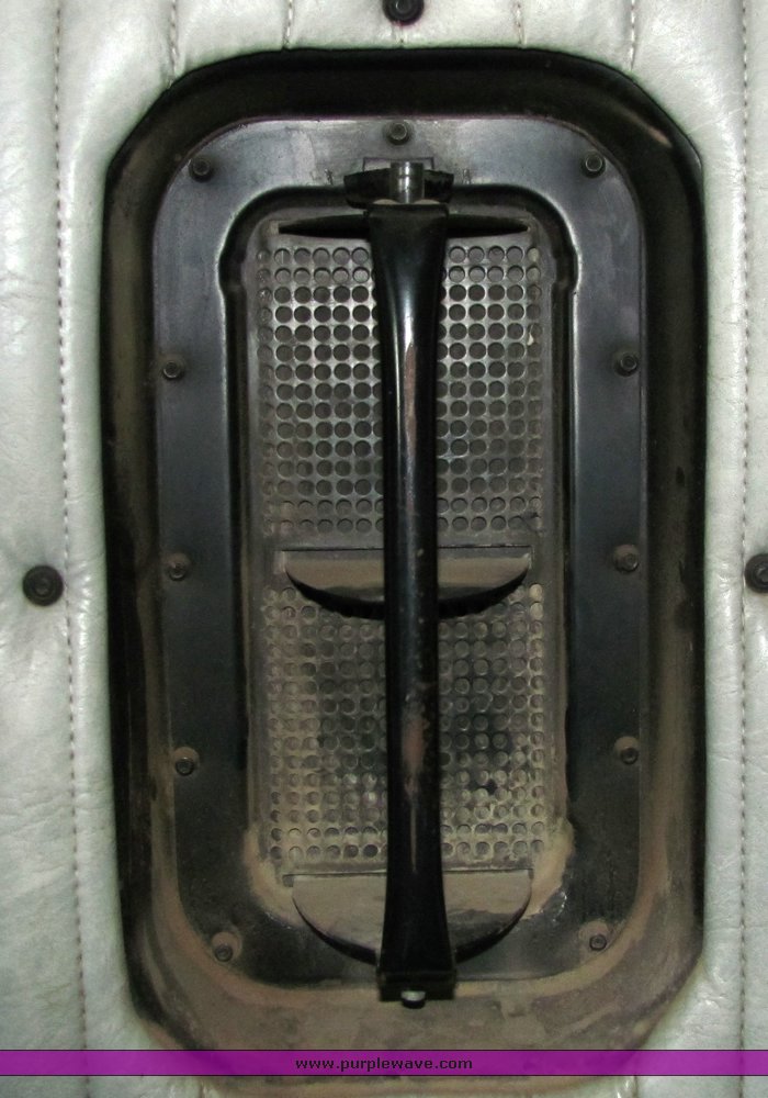 image for item 3122 1991 Kenworth T800 sleeper semi truck