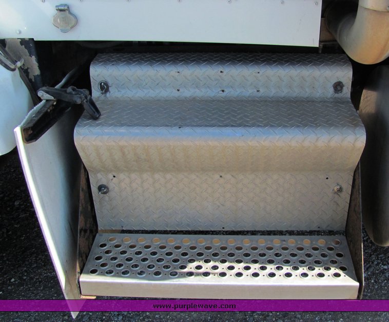 image for item 3122 1991 Kenworth T800 sleeper semi truck