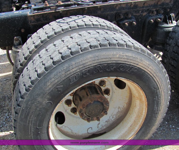 image for item 3122 1991 Kenworth T800 sleeper semi truck