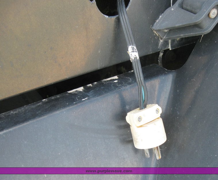 image for item 3962 1993 Freightliner FL120 semi tractor