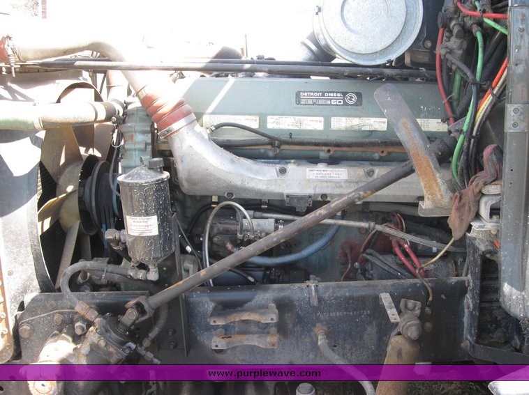 image for item 3962 1993 Freightliner FL120 semi tractor