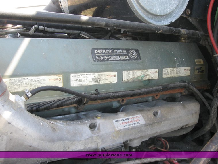 image for item 3962 1993 Freightliner FL120 semi tractor