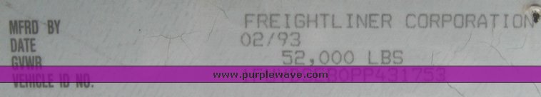 image for item 3962 1993 Freightliner FL120 semi tractor